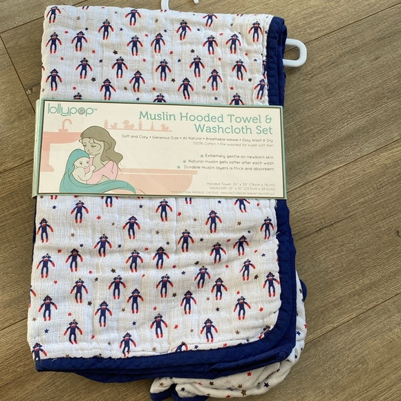 lollypop Other - LOLLYPOP muslin hooded towel & washcloth set cotton baby sock monkey star NWT
